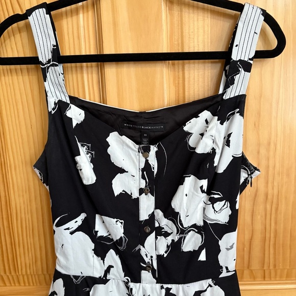 WHITE HOUSE BLACK MARKET Black and White Floral Fit and Flare Dress - Picture 5 of 9